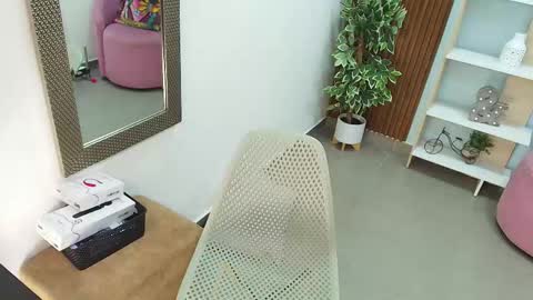 Snapshot of dalila_sky chatting on 11.21.25 Dalila online show from 11.21.25