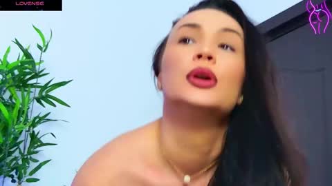 daliyaa_ online show from 10.24.25