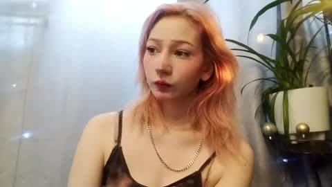 Snapshot of dallasapley chatting on 05.27.26 Julia online show from 05.27.26