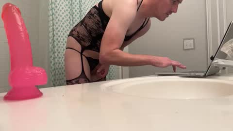 Snapshot of dallasjmg chatting on 03.09.26 dallasjmg online show from 03.09.26