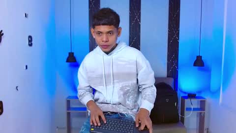 Snapshot of damar_felipe chatting on 11.15.25 damar_felipe online show from 11.15.25