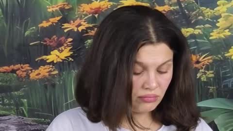 Snapshot of damedefeu chatting on 10.25.25 damedefeu online show from 10.25.25