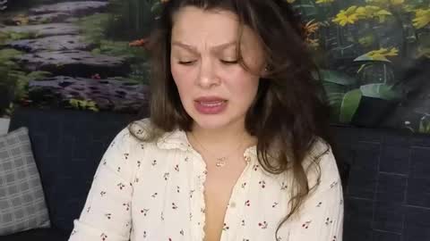 Snapshot of damedefeu chatting on 11.08.25 damedefeu online show from 11.08.25