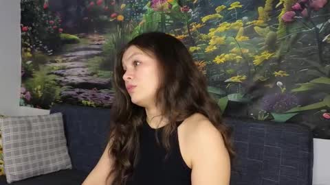 Snapshot of damedefeu chatting on 12.04.25 damedefeu online show from 12.04.25