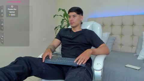 DAMIAN online show from 02.04.25