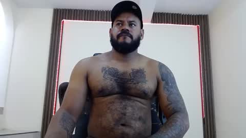 Snapshot of damian64436171 chatting on 05.14.26 damian64436171 online show from 05.14.26