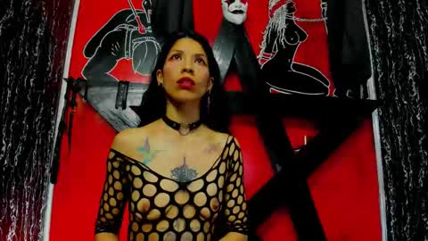 Snapshot of damian_and_tiana chatting on 11.30.25 damian_and_tiana online show from 11.30.25