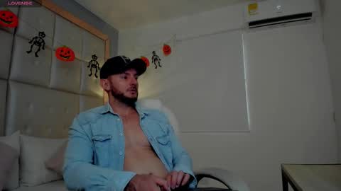 Snapshot of damonsantos chatting on 10.26.25 D A M O N online show from 10.26.25