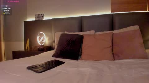 Snapshot of damonsantos chatting on 11.09.25 D A M O N online show from 11.09.25