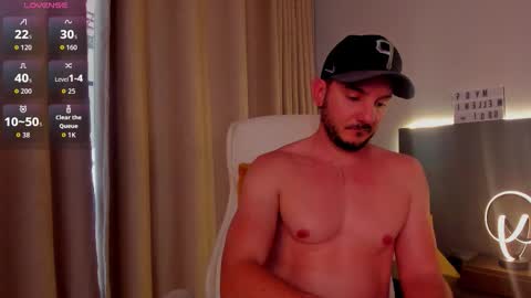 Snapshot of damonsantos chatting on 11.29.25 D A M O N online show from 11.29.25