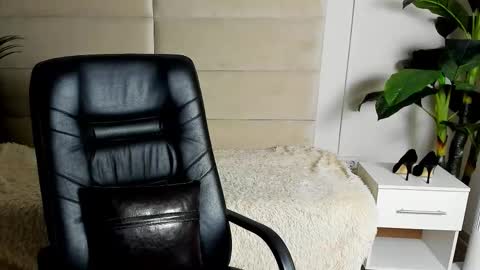 Snapshot of dana_dom chatting on 10.26.25 Dana Dom online show from 10.26.25