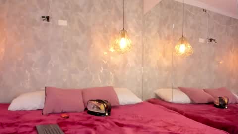 Snapshot of danaandthamaraangels chatting on 10.27.25 online show from 10.27.25