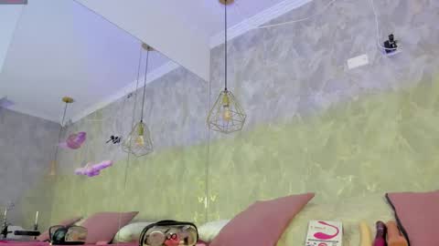 Snapshot of danaandthamaraangels chatting on 11.06.25 online show from 11.06.25