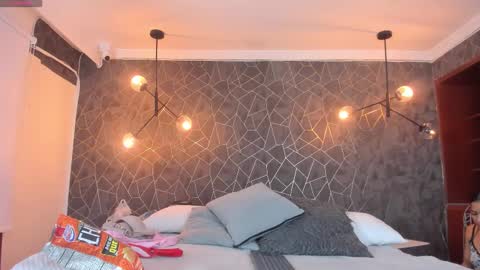 Snapshot of danaandthamaraangels chatting on 11.15.25 online show from 11.15.25