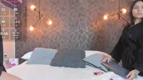 Snapshot of danaandthamaraangels chatting on 11.21.25 online show from 11.21.25