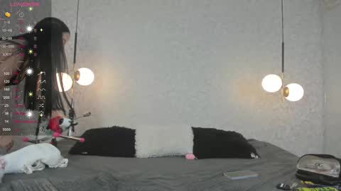 Snapshot of danaandthamaraangels chatting on 12.13.25 online show from 12.13.25