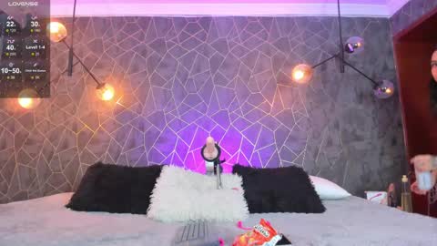    online show from 04.13.26