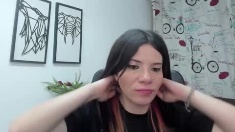 Danaa Rey online show from 11.05.25