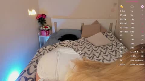 Snapshot of danabananaa chatting on 10.11.25 Dana online show from 10.11.25