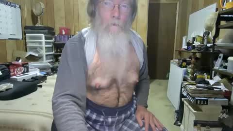 Snapshot of danagm chatting on 12.21.24 Dana online show from 12.21.24