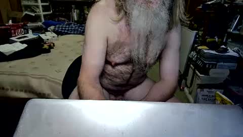 Snapshot of danagm chatting on 03.05.25 Dana online show from 03.05.25