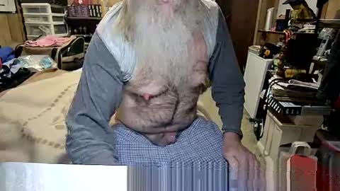 Snapshot of danagm chatting on 12.21.25 Dana online show from 12.21.25