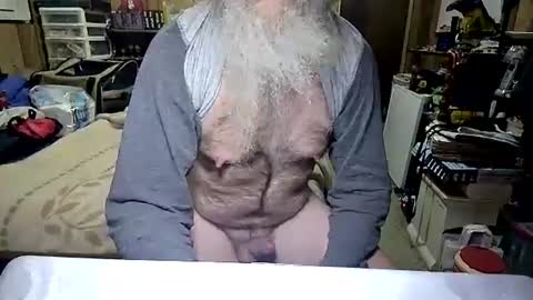 Snapshot of danagm chatting on 12.22.25 Dana online show from 12.22.25