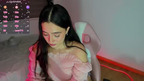 Snapshot of danay_01 chatting on 10.07.25 danay_01 online show from 10.07.25