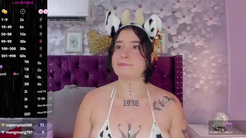 Snapshot of danee_19 chatting on 02.28.25 Daniela online show from 02.28.25