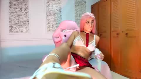 Snapshot of danellahouston chatting on 10.28.25 Danella Houston online show from 10.28.25