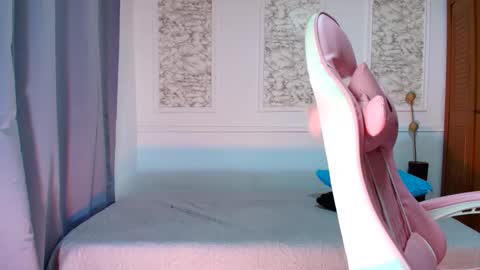 Snapshot of danellahouston chatting on 10.28.25 Danella Houston online show from 10.28.25