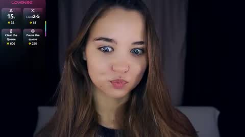 Snapshot of danetteblank chatting on 10.29.25 Asha online show from 10.29.25