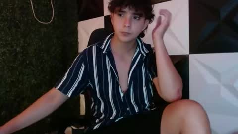 Snapshot of dani_cumboy chatting on 02.14.25 dani_cumboy online show from 02.14.25