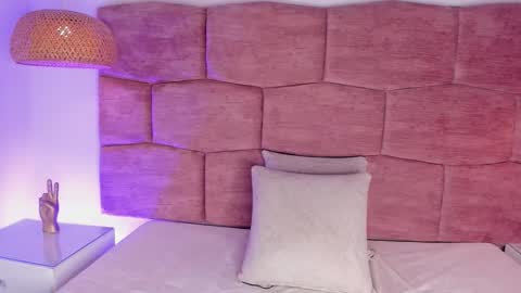 Snapshot of dani_velvet chatting on 11.29.25 online show from 11.29.25