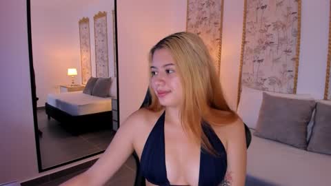 D A N I A online show from 10.30.25