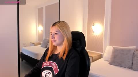 D A N I A online show from 11.11.25