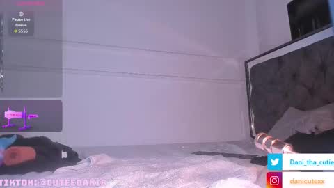 Snapshot of danicutexxx chatting on 12.14.25 danicutexxx online show from 12.14.25