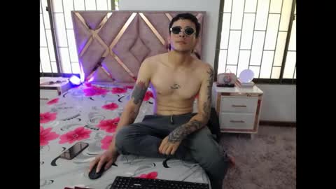 daniel_velez26 online show from 04.30.26