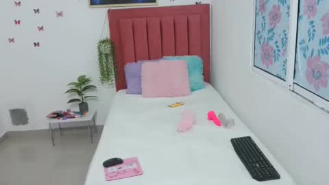 daniela_lan online show from 10.17.25