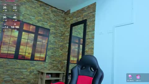 Snapshot of daniela_xue chatting on 10.31.25 lorena online show from 10.31.25