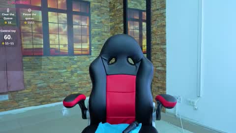 Snapshot of daniela_xue chatting on 11.28.25 lorena online show from 11.28.25