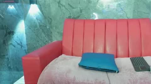 Snapshot of danielaa_a chatting on 11.06.25 Daniela online show from 11.06.25