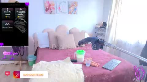 Snapshot of danielacortes03 chatting on 07.04.26 I think I will close this page please leave me a message if you want to know about me online show from 07.04.26