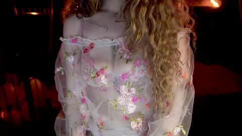 danielareign online show from 02.13.26