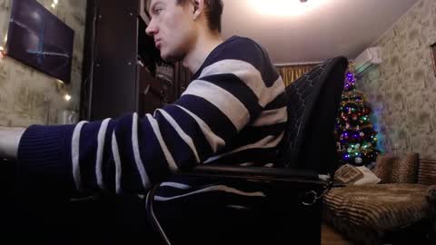 Snapshot of danielgraysoon chatting on 01.07.25 Daniel Grayson online show from 01.07.25