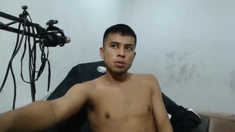 Snapshot of danielitopapii chatting on 12.11.24 danielitopapii online show from 12.11.24