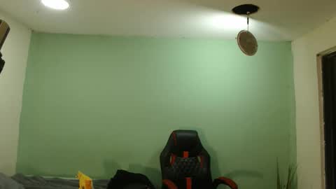 Snapshot of danielitopapii chatting on 02.17.26 danielitopapii online show from 02.17.26