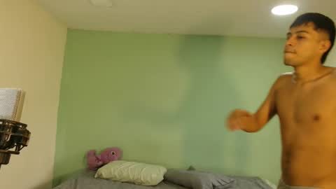 Snapshot of danielitopapii chatting on 03.25.26 danielitopapii online show from 03.25.26