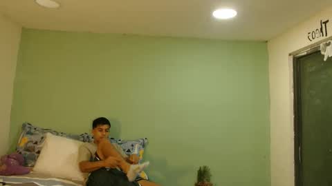 Snapshot of danielitopapii chatting on 04.02.26 danielitopapii online show from 04.02.26