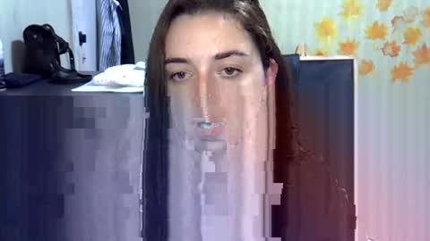 Snapshot of daniella_brunnette_ chatting on 10.18.25 Daniella online show from 10.18.25